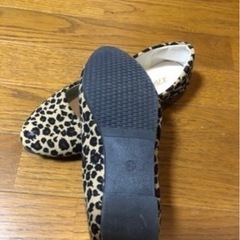 新品✨NUOVOのエナメルパンプスオマケ付きの画像