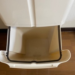 取引中2段ゴミ箱の画像