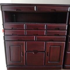 引き出しいっぱいチェストの画像