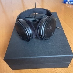 SENNHEISERのヘッドフォン(HD660S)