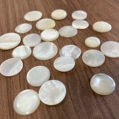 夜光貝パーツ✳︎1cm✳︎24個入