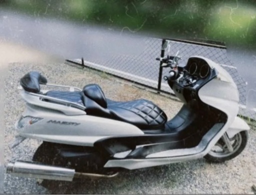 お話中　グランドマジェスティ250cc(車体は400cc)