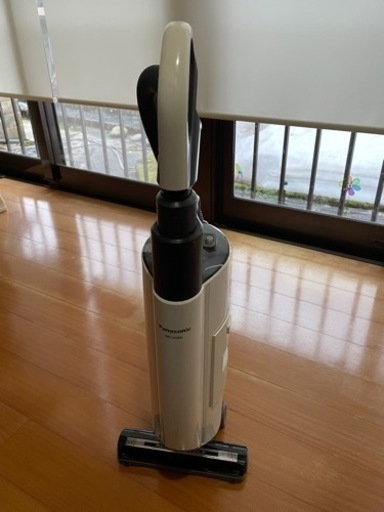 パナソニック掃除機　白