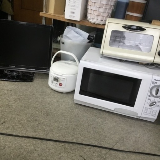 テレビ　冷蔵庫　洗濯機　炊飯器　オーブン