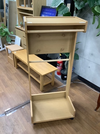Karimoku ハンガーラック　子供用　売場展開中！！！