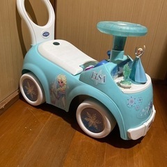 エルサ　アナ雪　車？　手押し車？　トミカ12・14