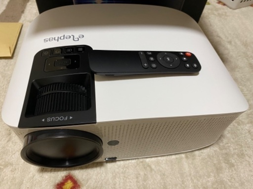 美品　led projector プロジェクター スクリーン付き