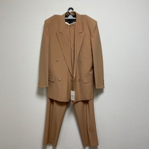 ⭐︎急募⭐︎新品未使用⭐︎人気で人となかなか被らないダブルスーツセットアップ　ライトベージュ