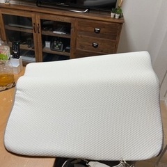 ほぼ新品 枕 肩の痛みにの画像