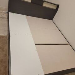 ベッド クイーンサイズ  マット抜きの画像