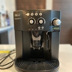 デロンギ　全自動コーヒーマシン