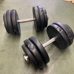 ● ダンベルセット、2.5キロ× 8枚、1.25キロ× 4枚