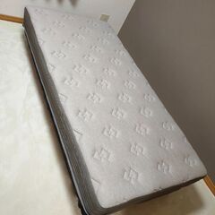 タンスのゲン　男の脚付きマットレス　ベッド　シングル　お譲りしますの画像