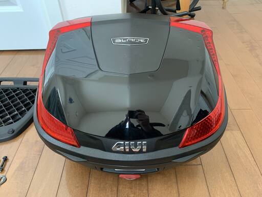 GIVI トップケース モノロック B37 BLADE