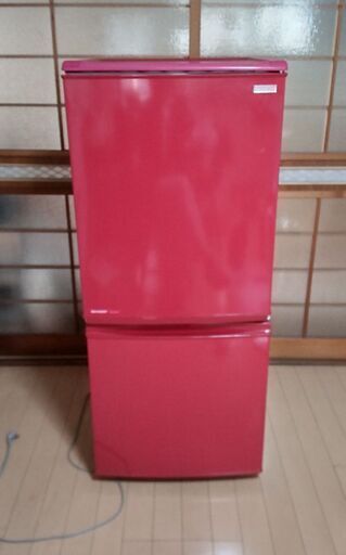 冷蔵庫　一人暮らしサイズ　SHARP　137L