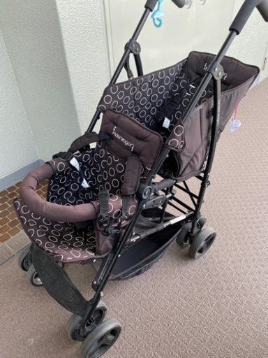 お取引き中【値下げ】キンダーワゴン2人乗りベビーカー