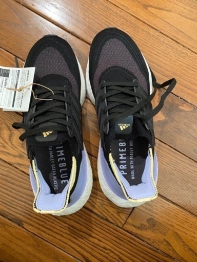 【新品未使用】adidasレディースランニングシューズ