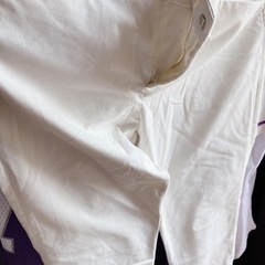 4/3まで値下げ…以後破棄【UNIQLO】白パンツの画像