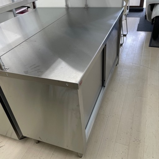 引き戸付き作業台　業務用厨房機器　