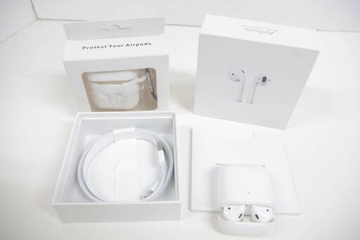 その他 Apple AirPods with Wireless Charging Case MRXJ2J/A