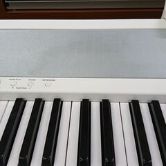 電子ピアノ KORG コルグ B1-WH (スタンド:STB1-WH付)2018製 動作品　　の画像