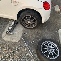 スタッドレスタイヤからサマーへの履き替えやります！(国産車限定)