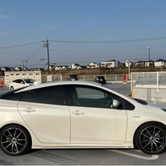 50プリウス！Sセーフティプラス！シンプルカスタム！車検タップリ！距離少なく即乗り可能！エアロ、アルミホイール、タイヤ新品！の画像