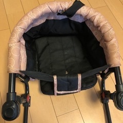 テーブルベビーチェア　ランチョンマット付きの画像