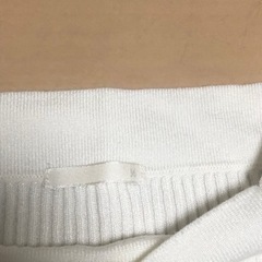 GU ニットTシャツの画像