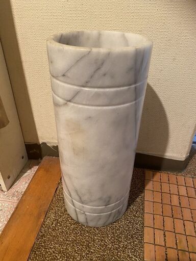 超短期間　大理石の傘立て　1000円で売ります。4/3取引き完了まで