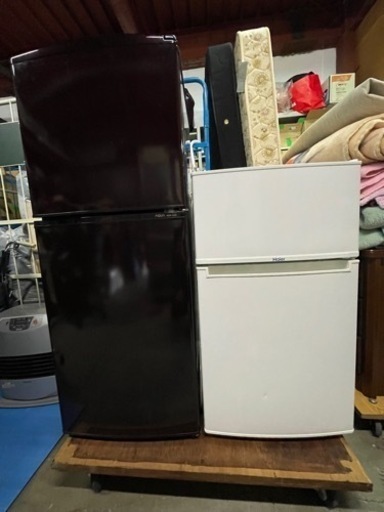2017年製冷蔵庫 写真右　2013年製冷蔵庫写真左