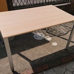 カグクロ　ミーティングテーブル TKシャープタイプ（W1200×D750×H700） 中古品の画像