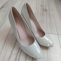 未使用 パンプス 25cm (24.5) エナメルベージュヒール...