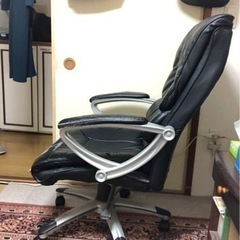 オフィスチェアの画像
