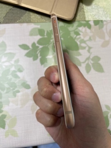 iPhone 8  64GB バッテリー 100%