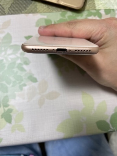 iPhone 8  64GB バッテリー 100%