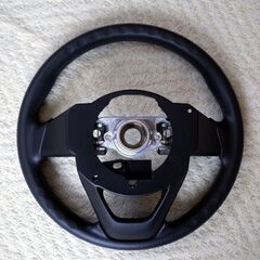 新車外し　トヨタ純正　ヤリス　ウレタンステアリングの画像