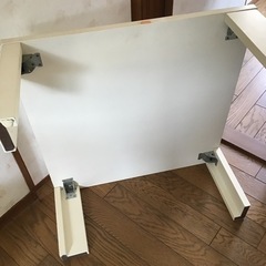 白い正方形ローテーブル　引き取りに来てくださる方の画像