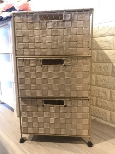 新古美品  三段　収納 ボックス