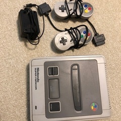 スーパーファミコン本体　コントローラー×2