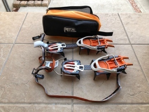 アイスクライミング用アイゼン（クランポン）