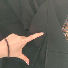 黒のパーカーの画像
