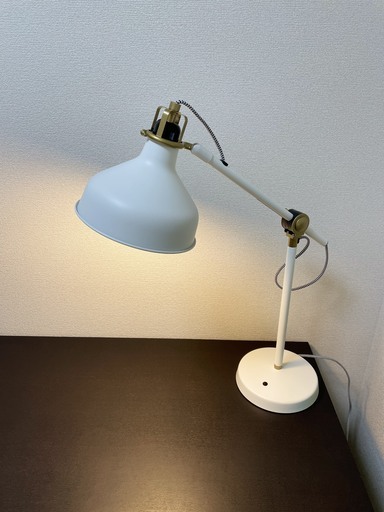 IKEAのデスクライト