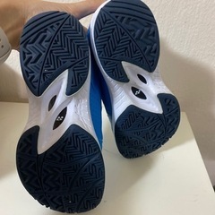 値下‼️キッズ　インドアテニスシューズ　ヨネックス　21cmの画像