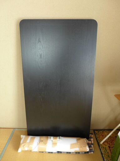 IKEAのテーブル