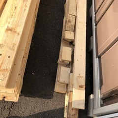 輸入用パレット、木材差し上げます！の画像