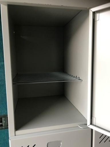 スチールロッカー　PLUS  12ドア　鍵付き
