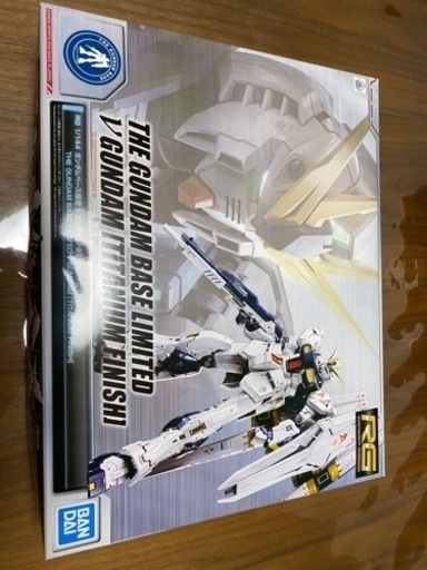 ＲＧ 1/144 【ガンダムベース限定】 νガンダム［チタニウムフィニッシュ］