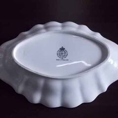 ロイヤルウースター オーバルディッシュ 25.5cm 白/金彩 皿 洋食器 FINE BONE CHINA スープ/カレー/パスタにも 札幌市東区 新道東店の画像