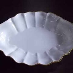 ロイヤルウースター オーバルディッシュ 25.5cm 白/金彩 皿 洋食器 FINE BONE CHINA スープ/カレー/パスタにも 札幌市東区 新道東店の画像